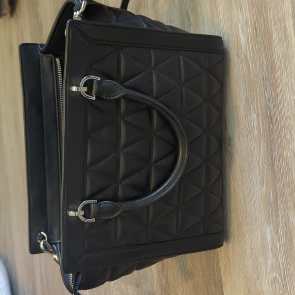 Michael Kors black quilted leather handbag w/ crossbody strap. - Picture 3 of 7